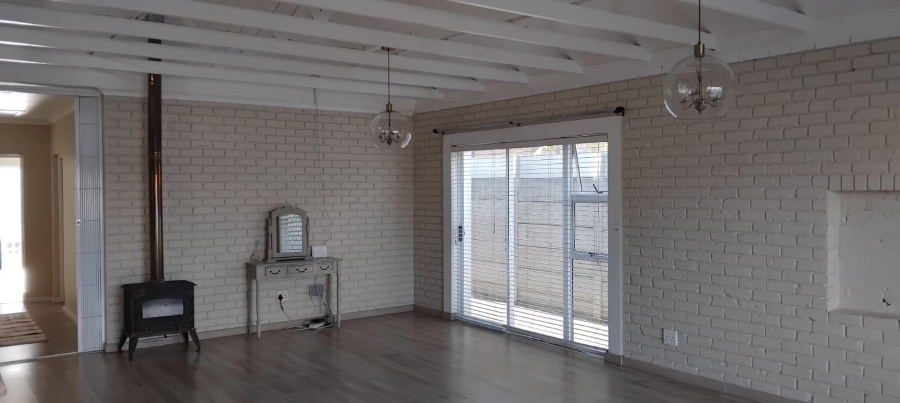 To Let 3 Bedroom Property for Rent in Jagtershof Western Cape